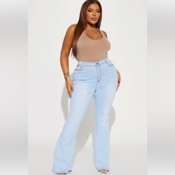 New with tags Happy Hour Stretch Flare Jeans - Light Wash - Picture 1 of 3